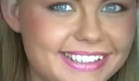 اسباب بازی کمک آنی شفق قطبی داستان پورن استار با ارگاسم های مختلف