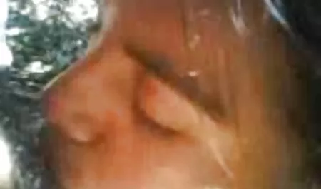 یک زن مسن تر به معنی سرگرم کننده قسمت داستانهای پورن 224