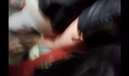براق, بررسی سوالات جنسی فیلم پورن از کون مشغول با کفش ورزشی